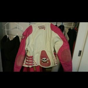 Motorcycle jacket icon